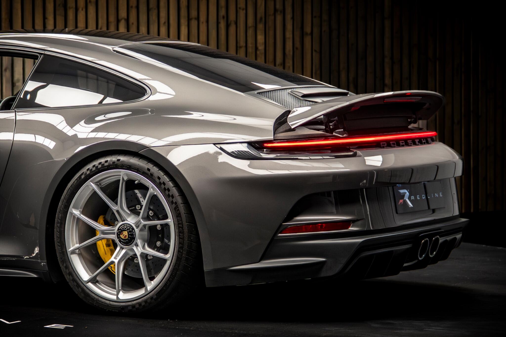 Porsche 911 view 17
