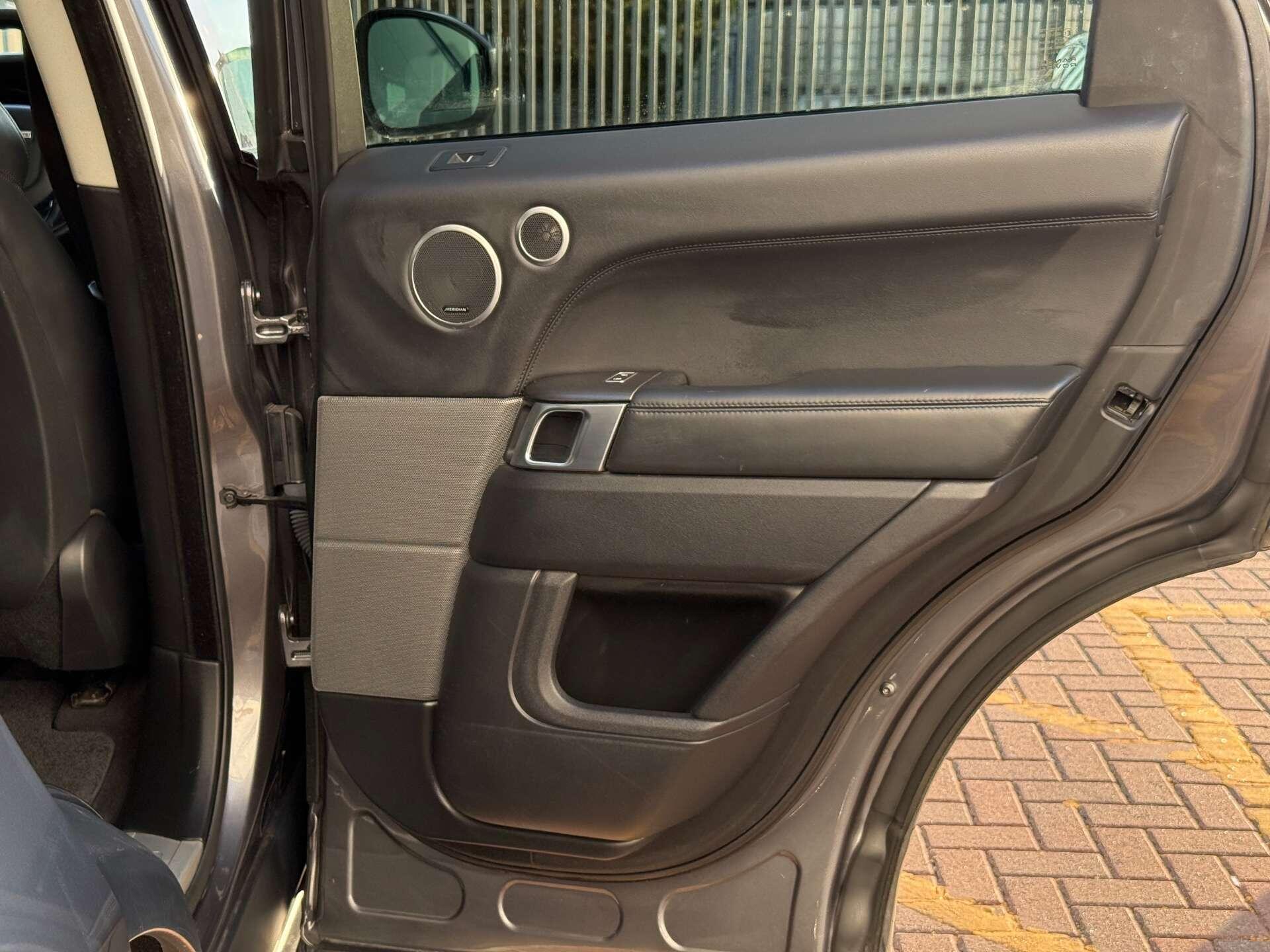Land Rover Range Rover Sport view 32