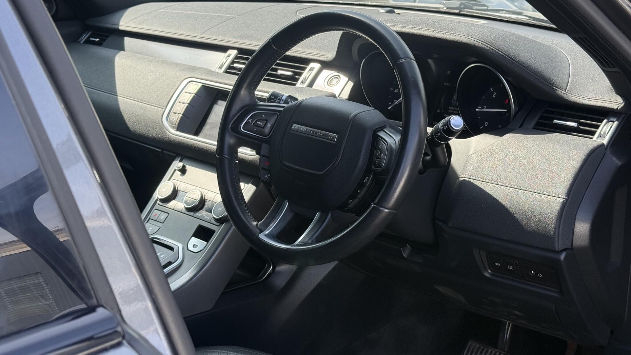 Land Rover Range Rover Evoque view 22