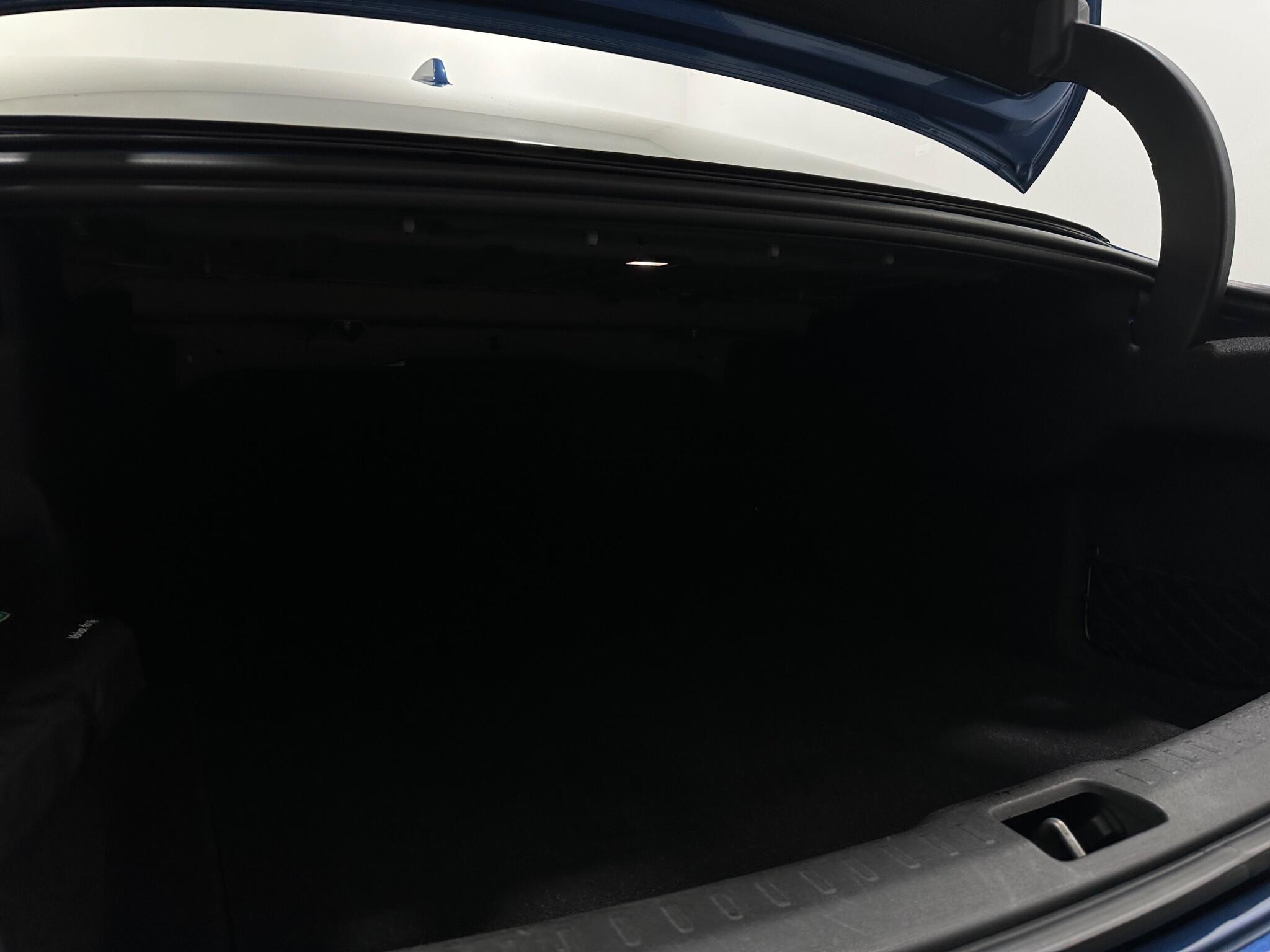 Volvo S90 view 43