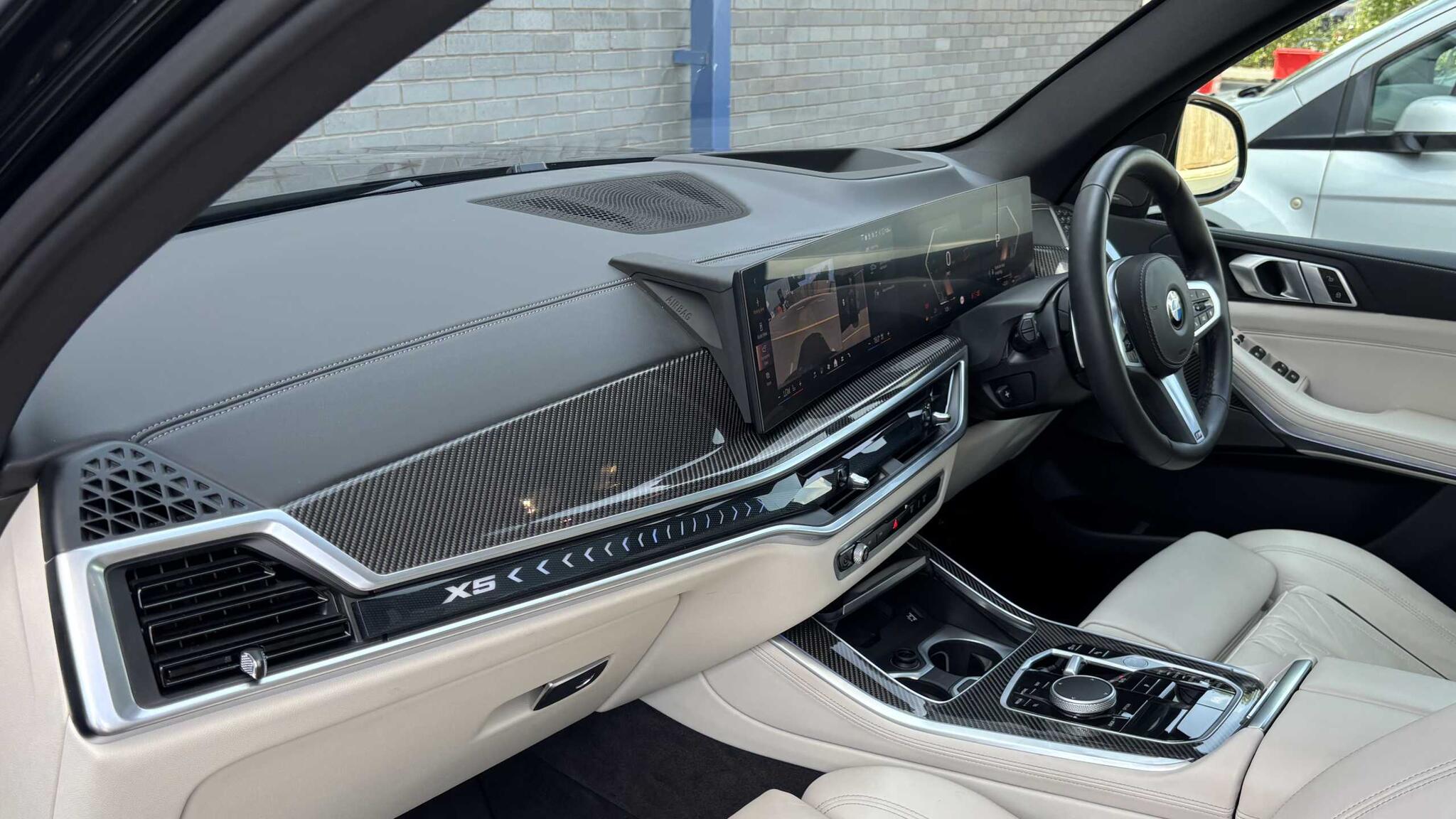 BMW X5 view 9