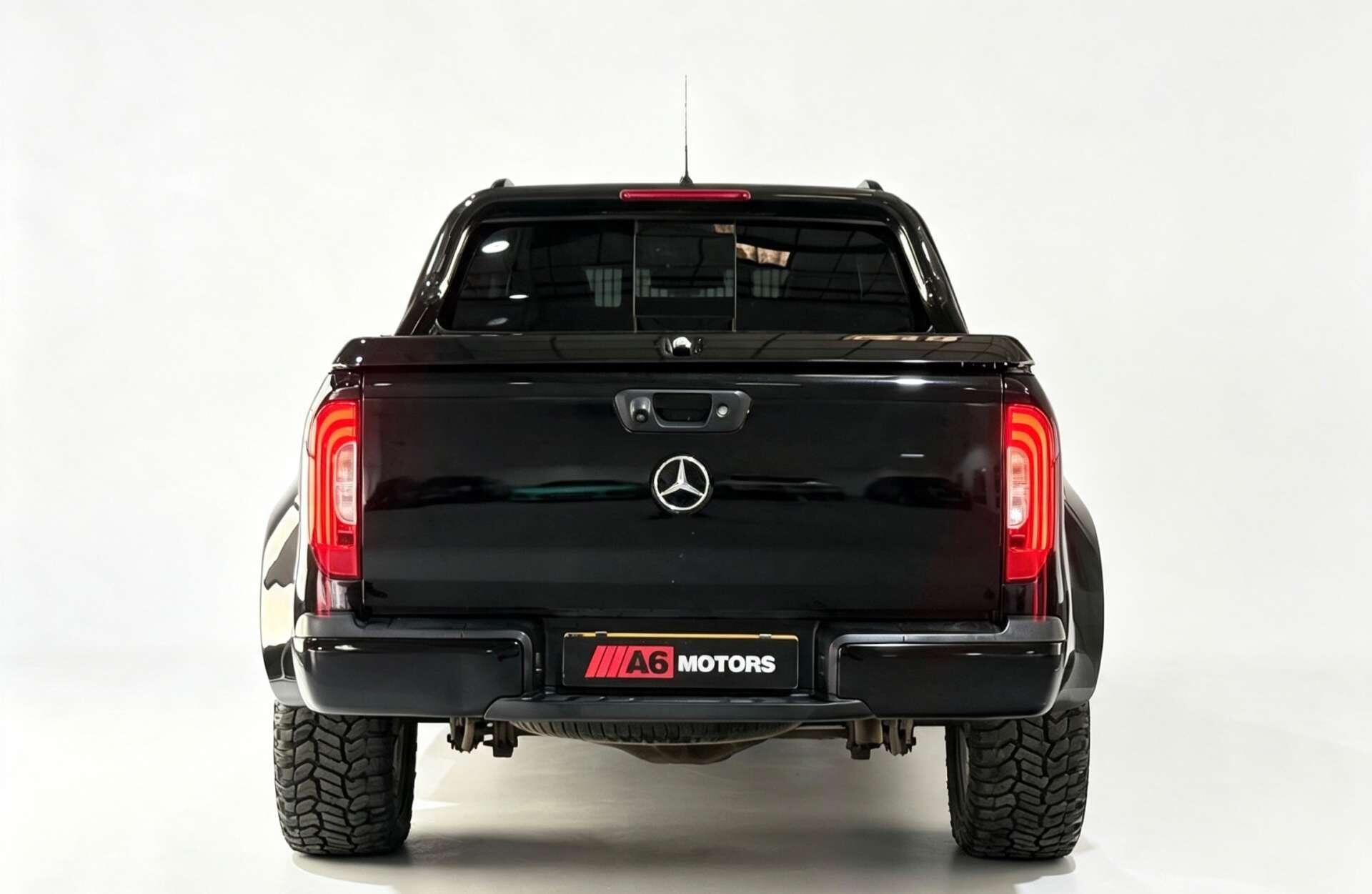 Mercedes-Benz X-Class view 10