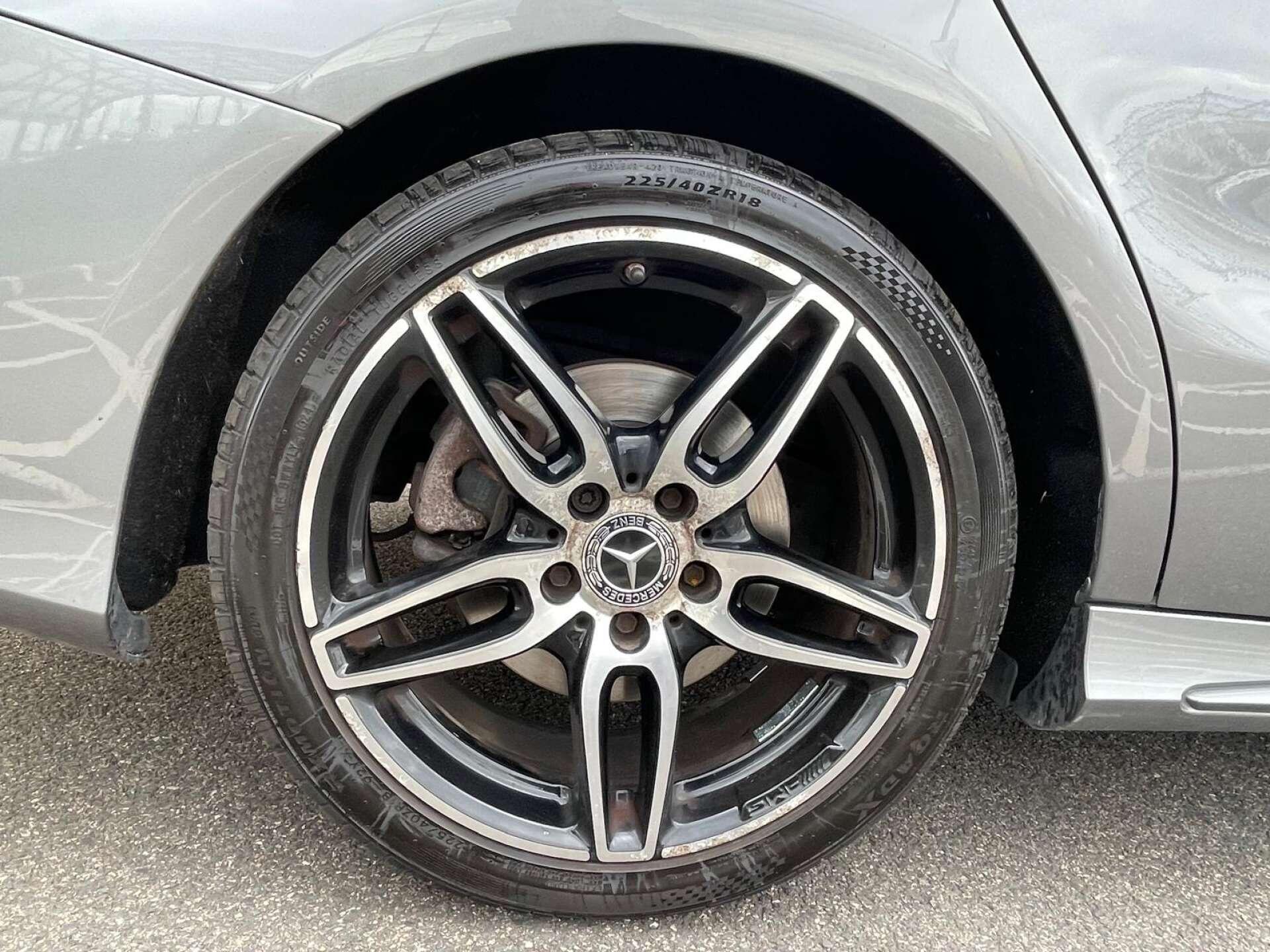 Mercedes-Benz Cla view 3