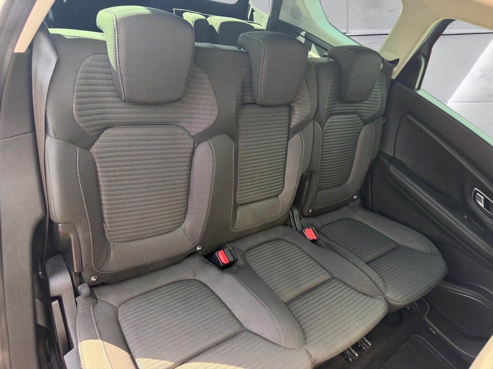 Renault Grand Scenic view 11