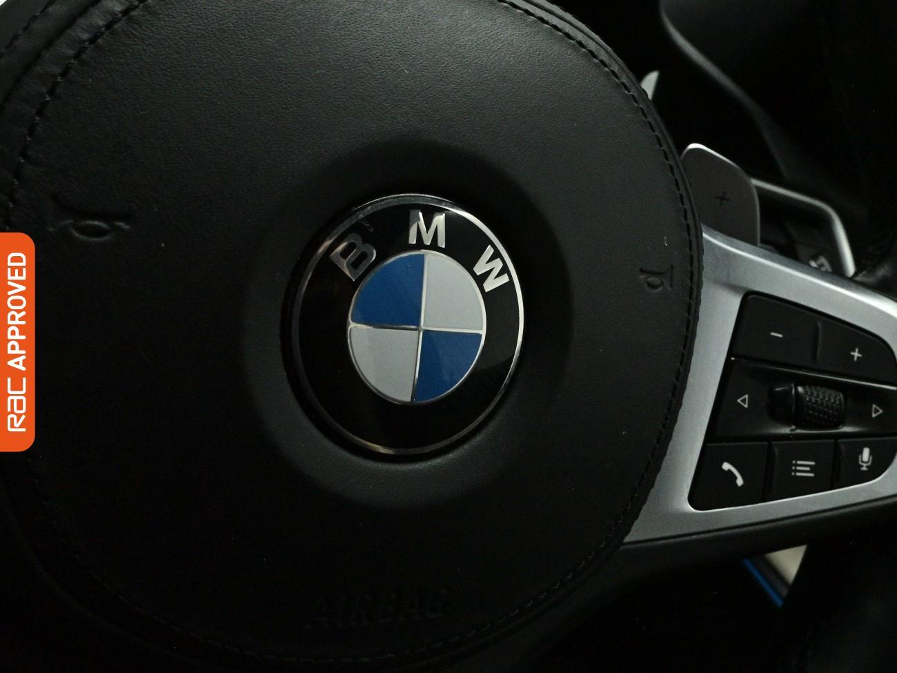 BMW 3 Series view 25