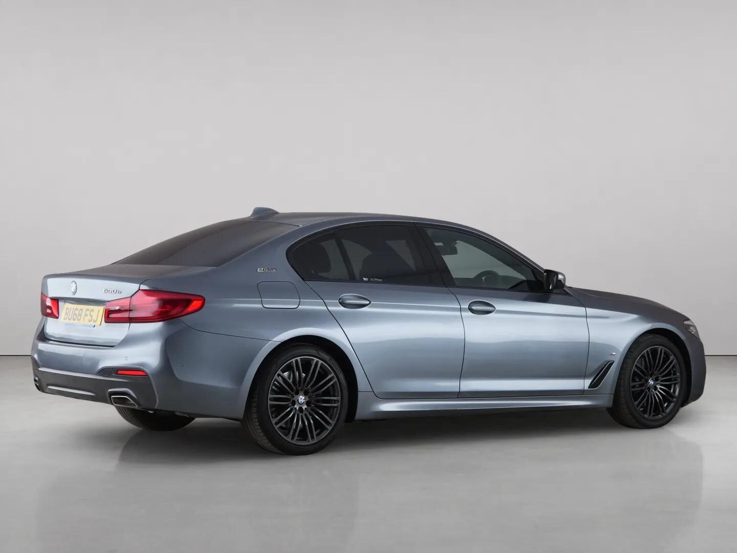 BMW 5 Series view 5