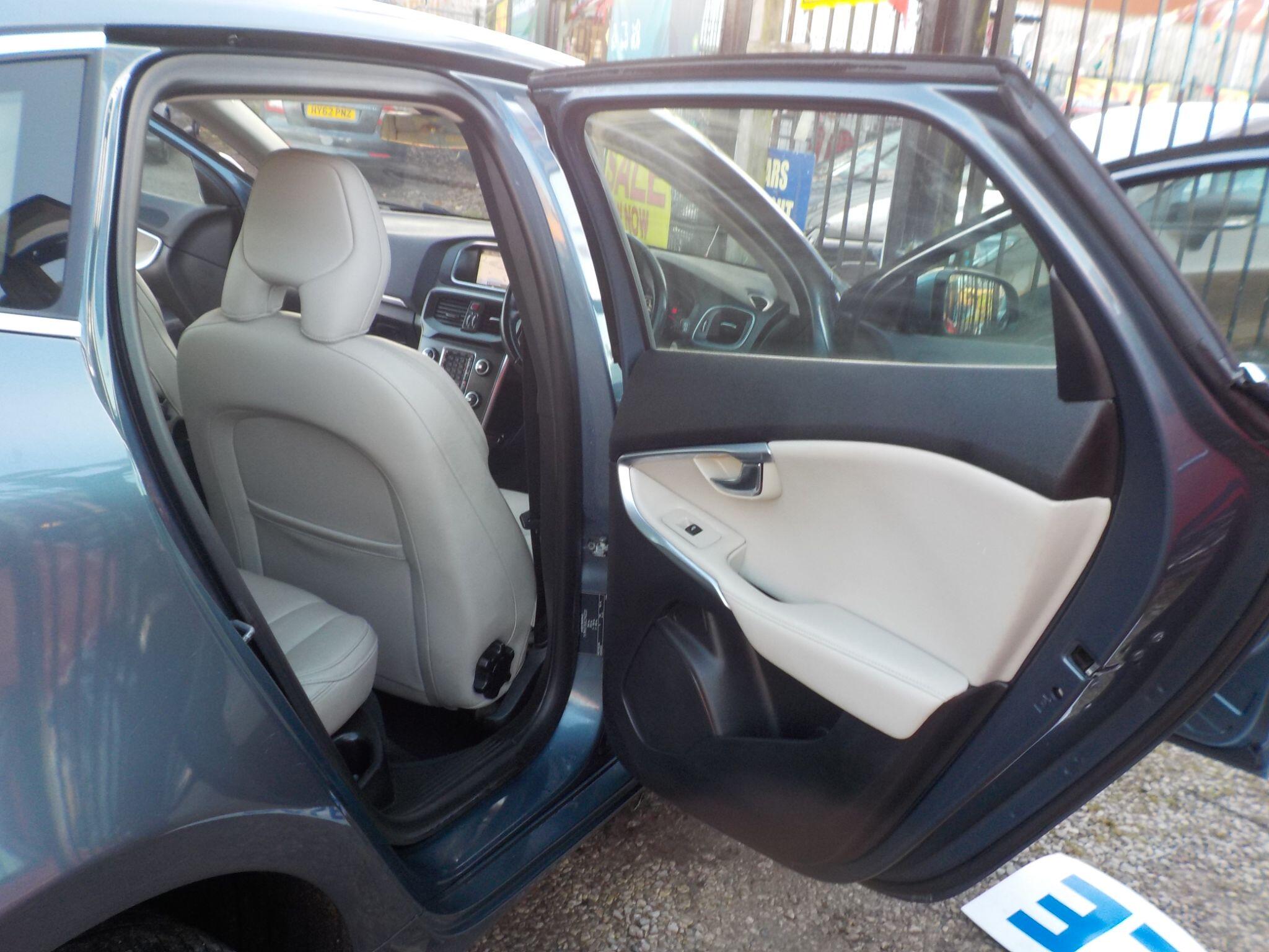 Volvo V40 2.0 D3 SE Lux Nav Geartronic Euro 5 (s/s) 5dr