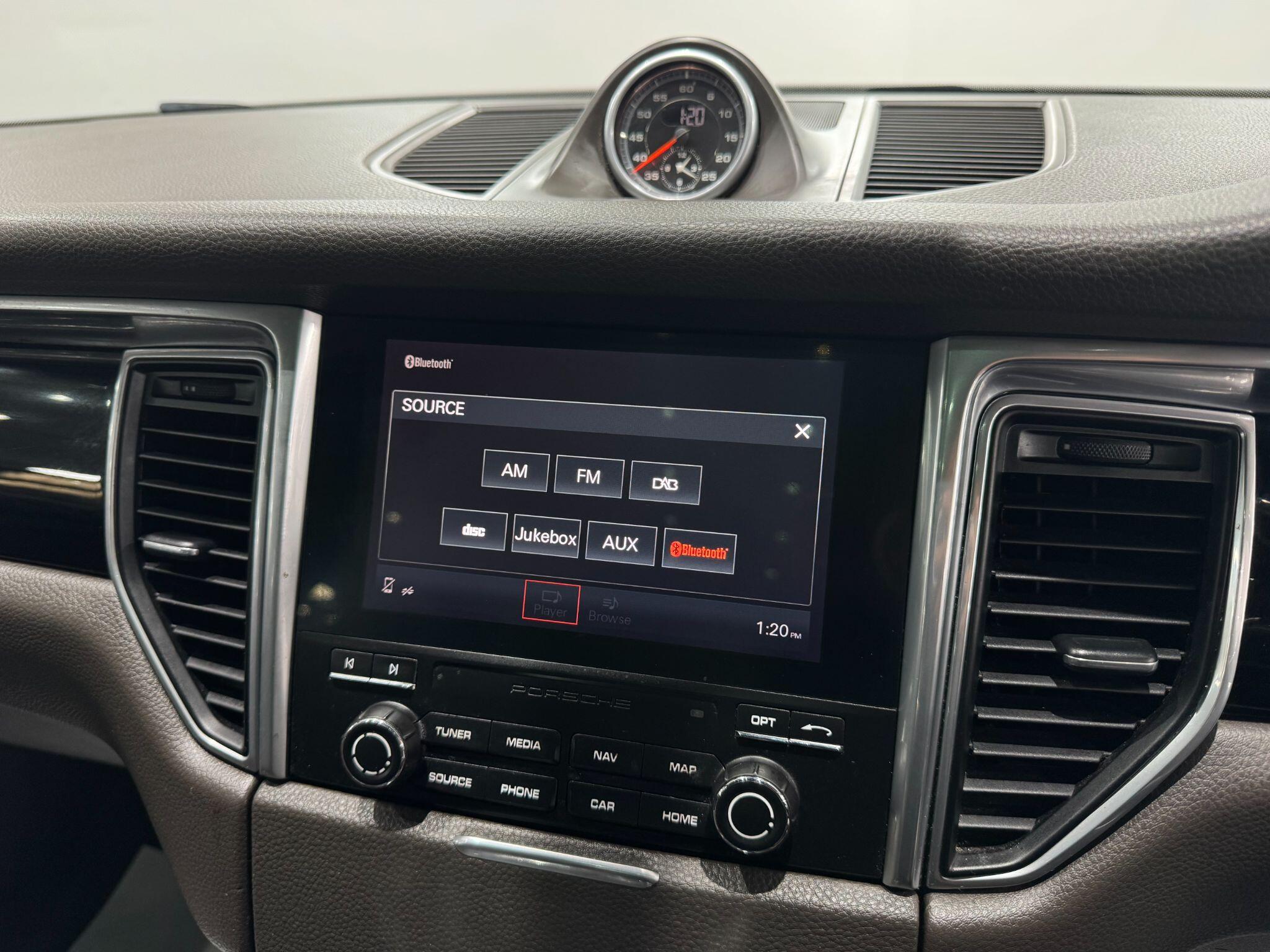 Porsche Macan view 39