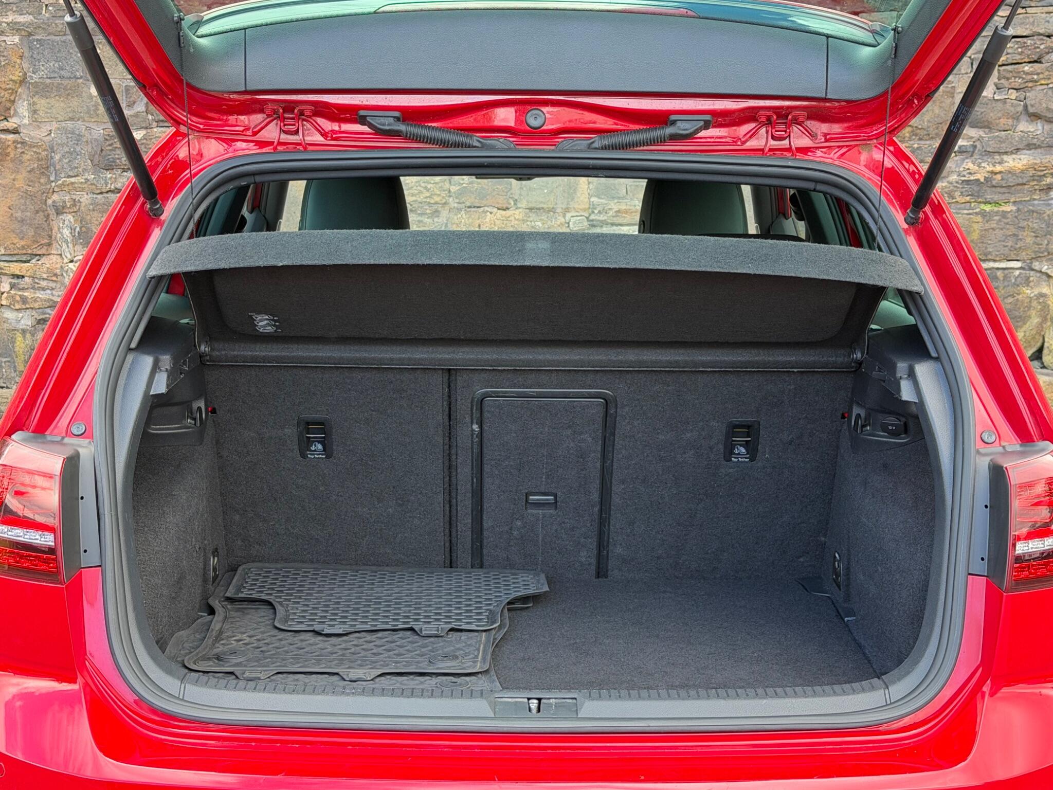 Volkswagen Golf view 20
