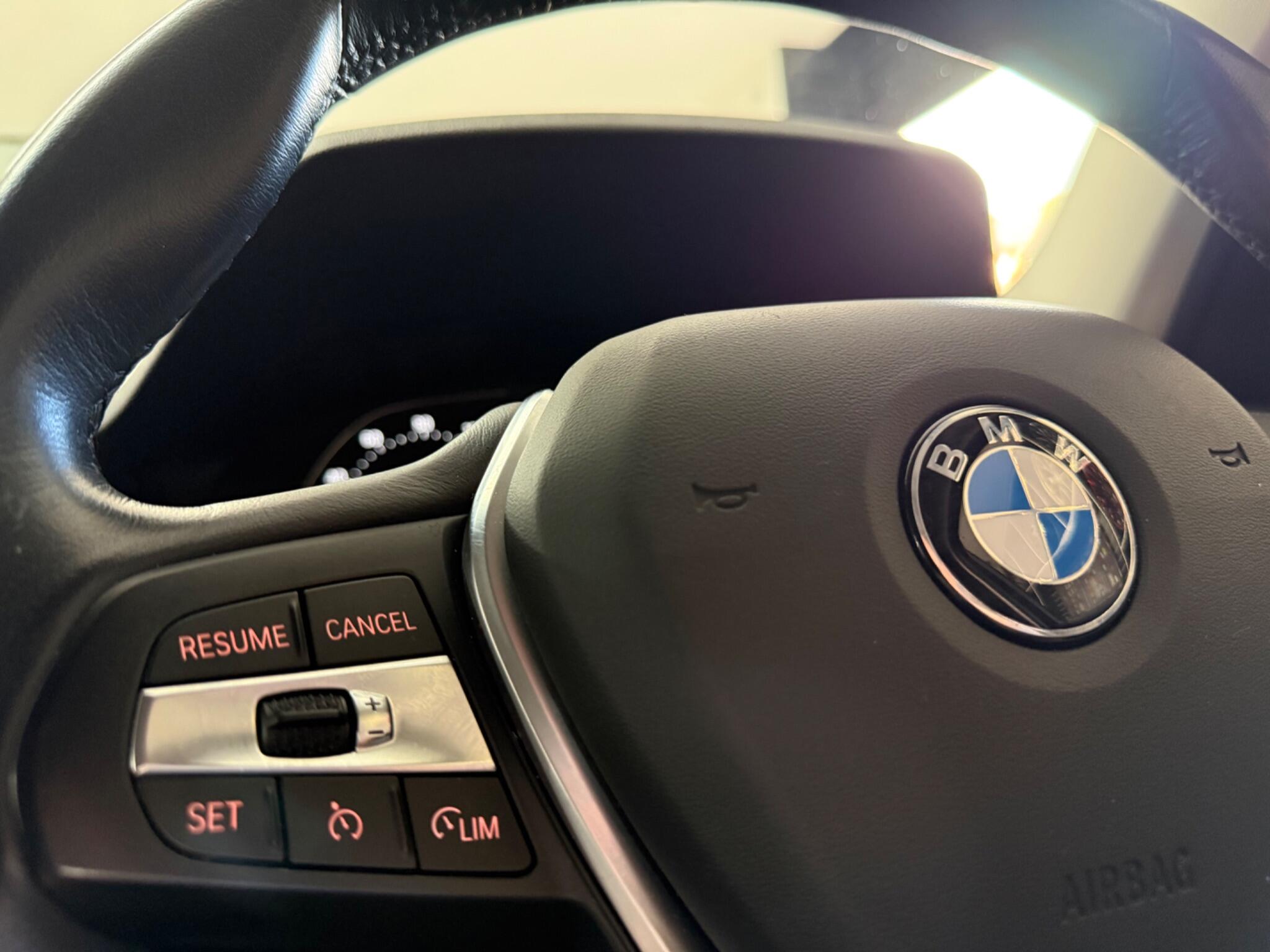 BMW 3 Series view 15