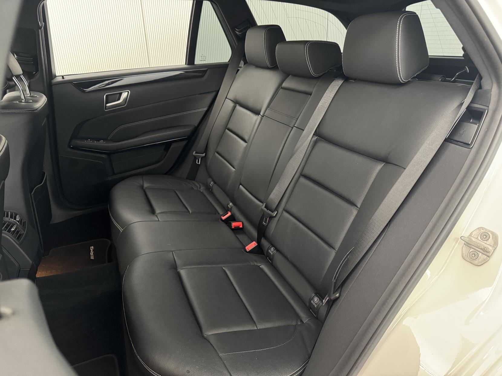 Mercedes-Benz E Class view 59