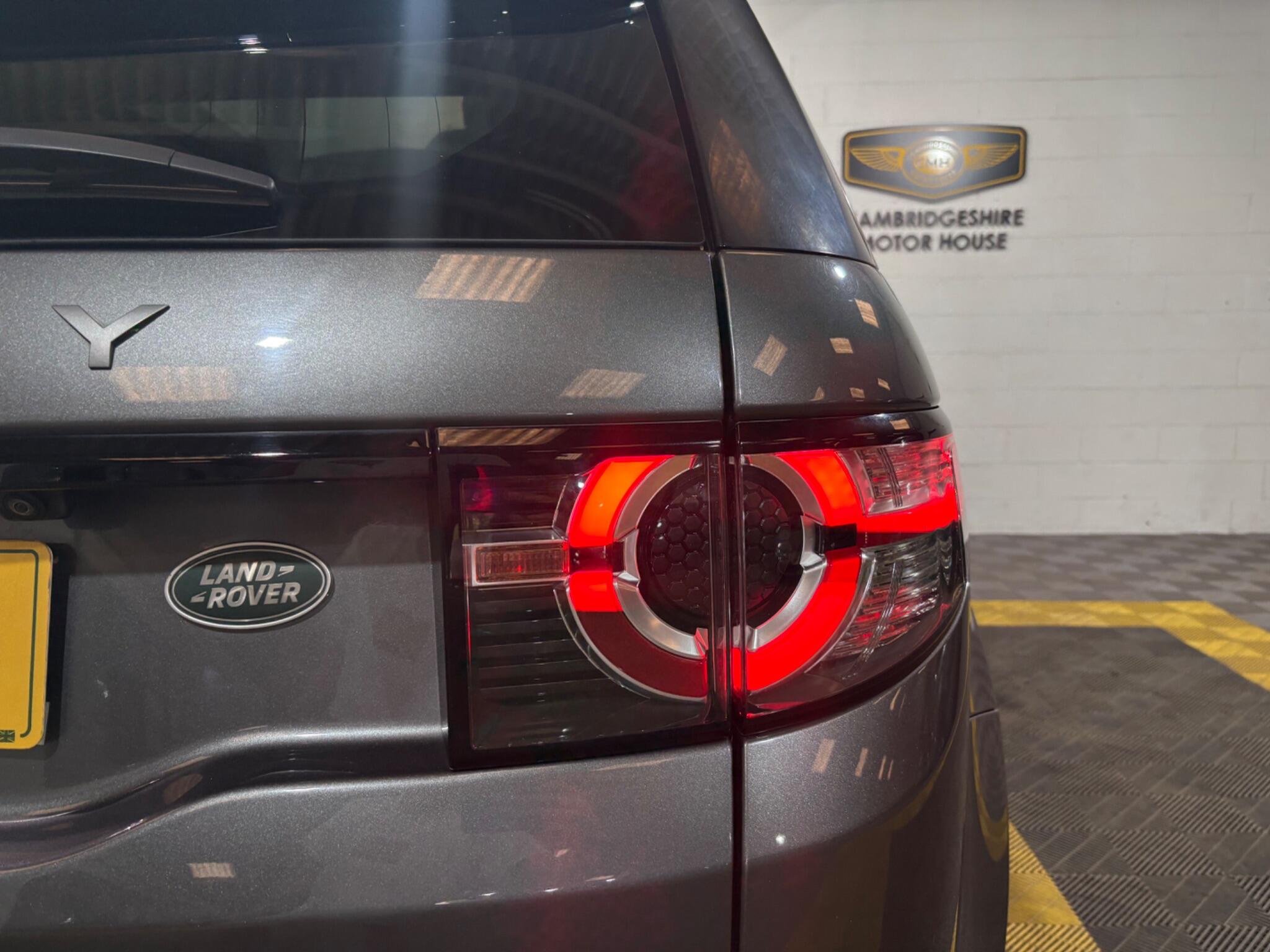 Land Rover Discovery Sport view 75