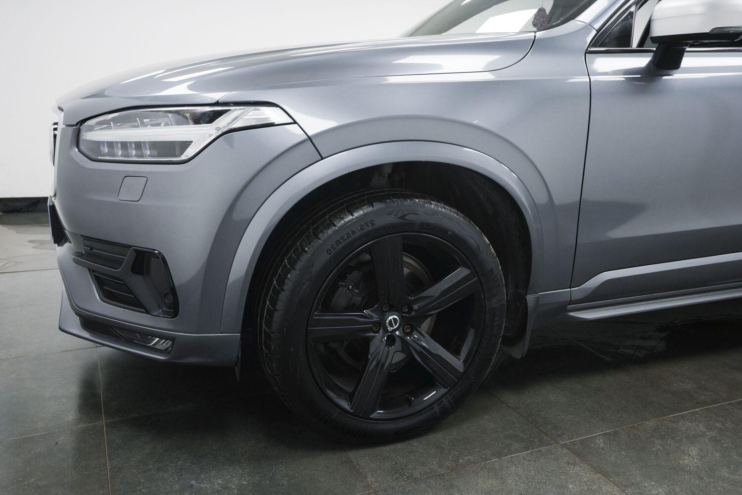 Volvo XC90 view 5
