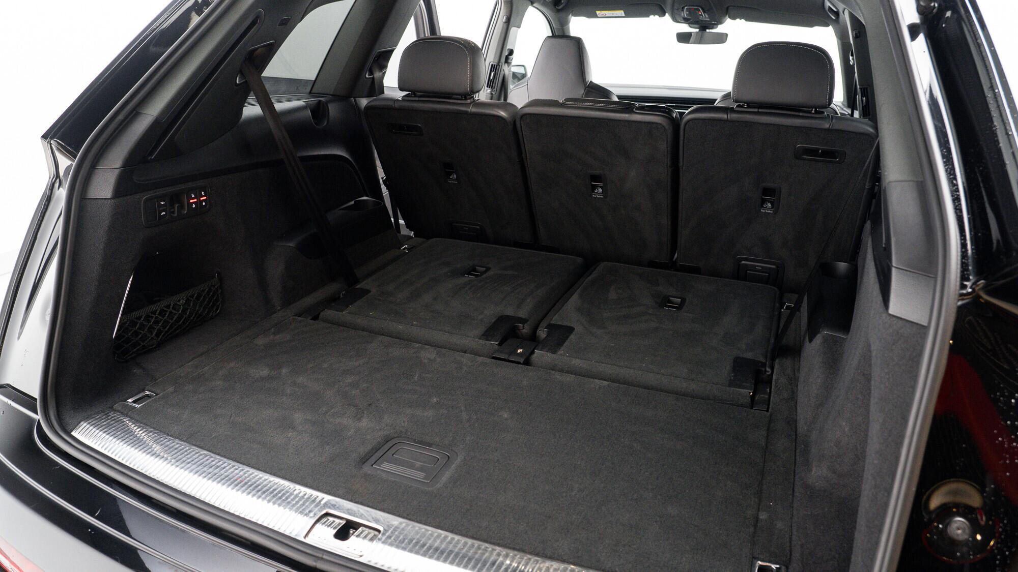 Audi SQ7 view 48