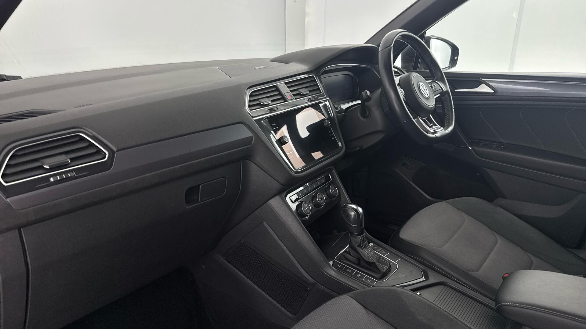 Volkswagen Tiguan Allspace view 10
