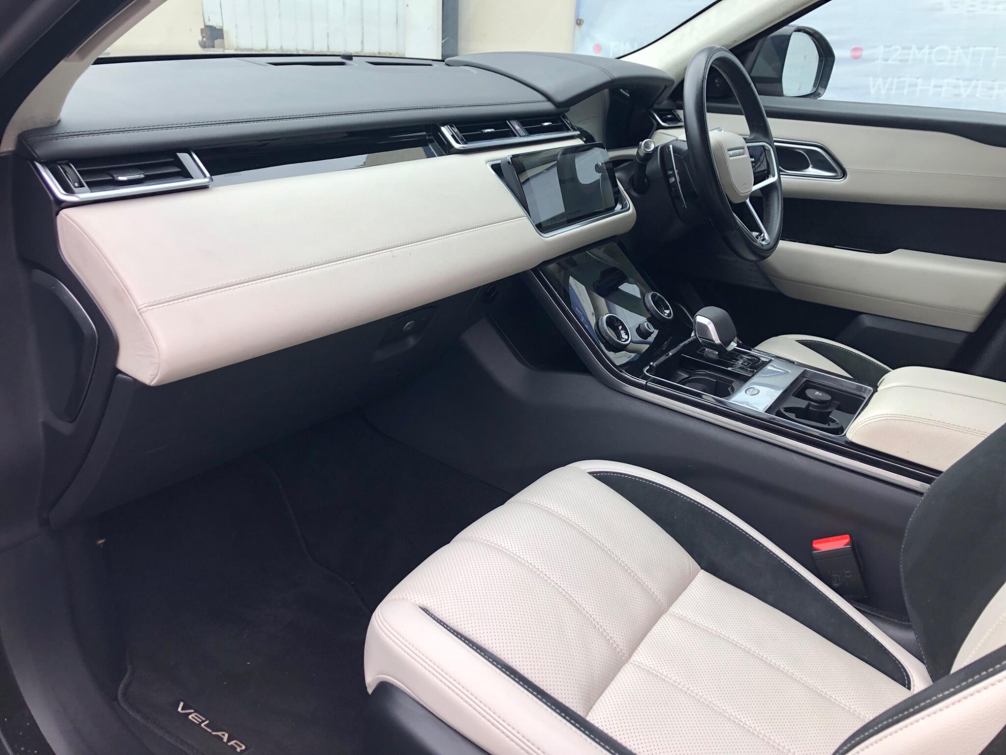 Land Rover Range Rover Velar view 4
