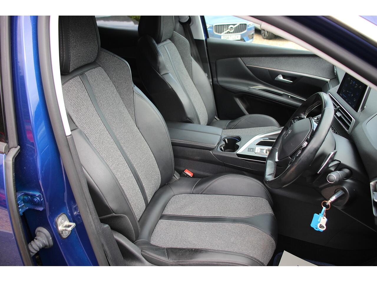 Peugeot 3008 view 15