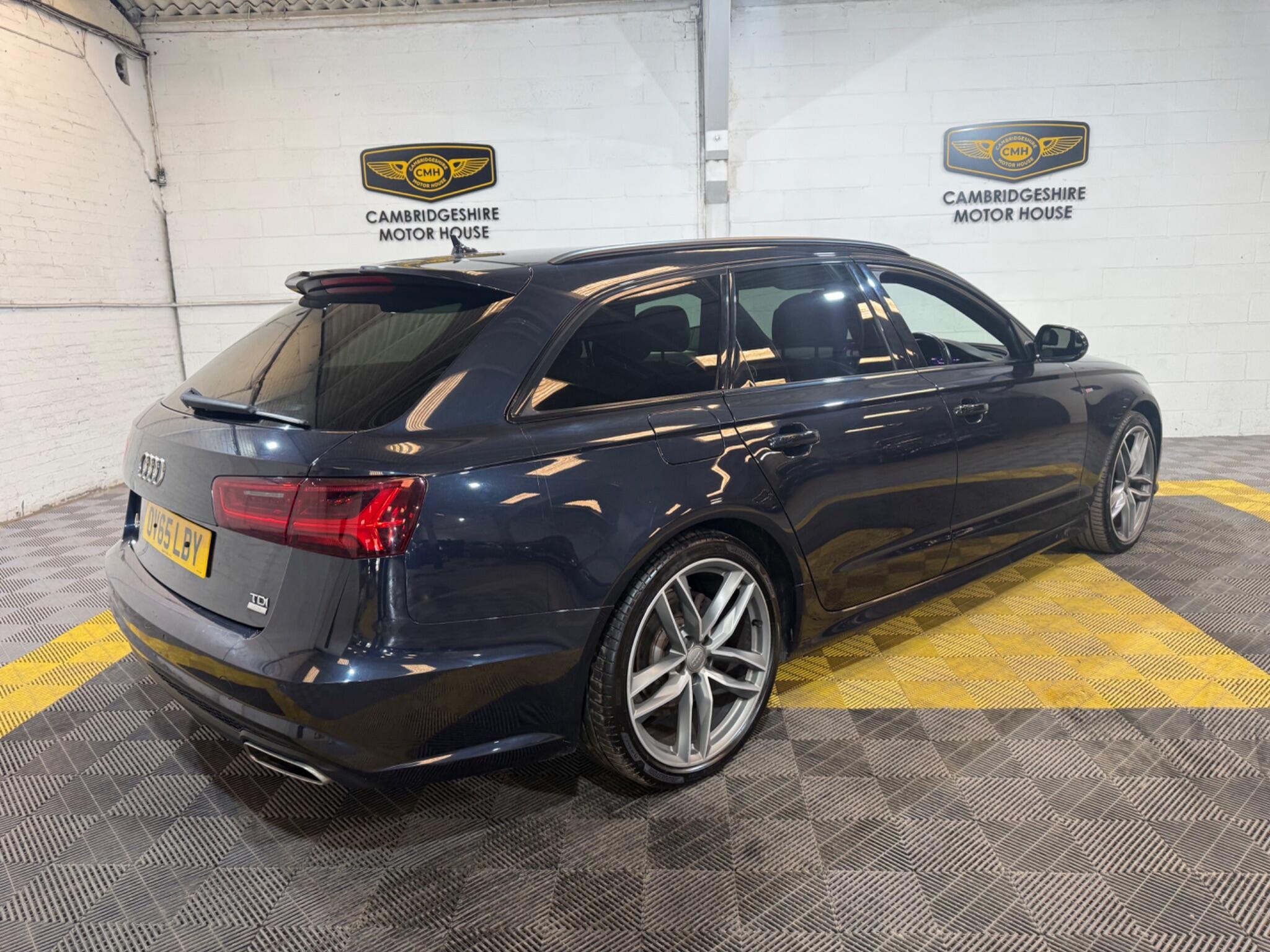 Audi A6 Avant view 16