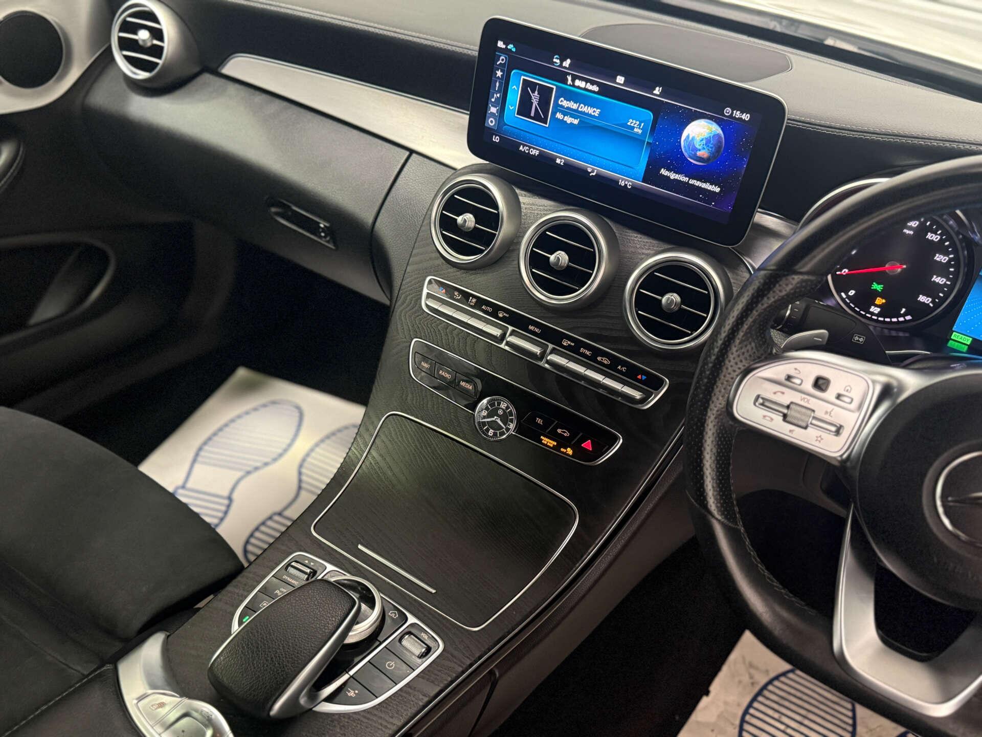 Mercedes-Benz C-Class view 25