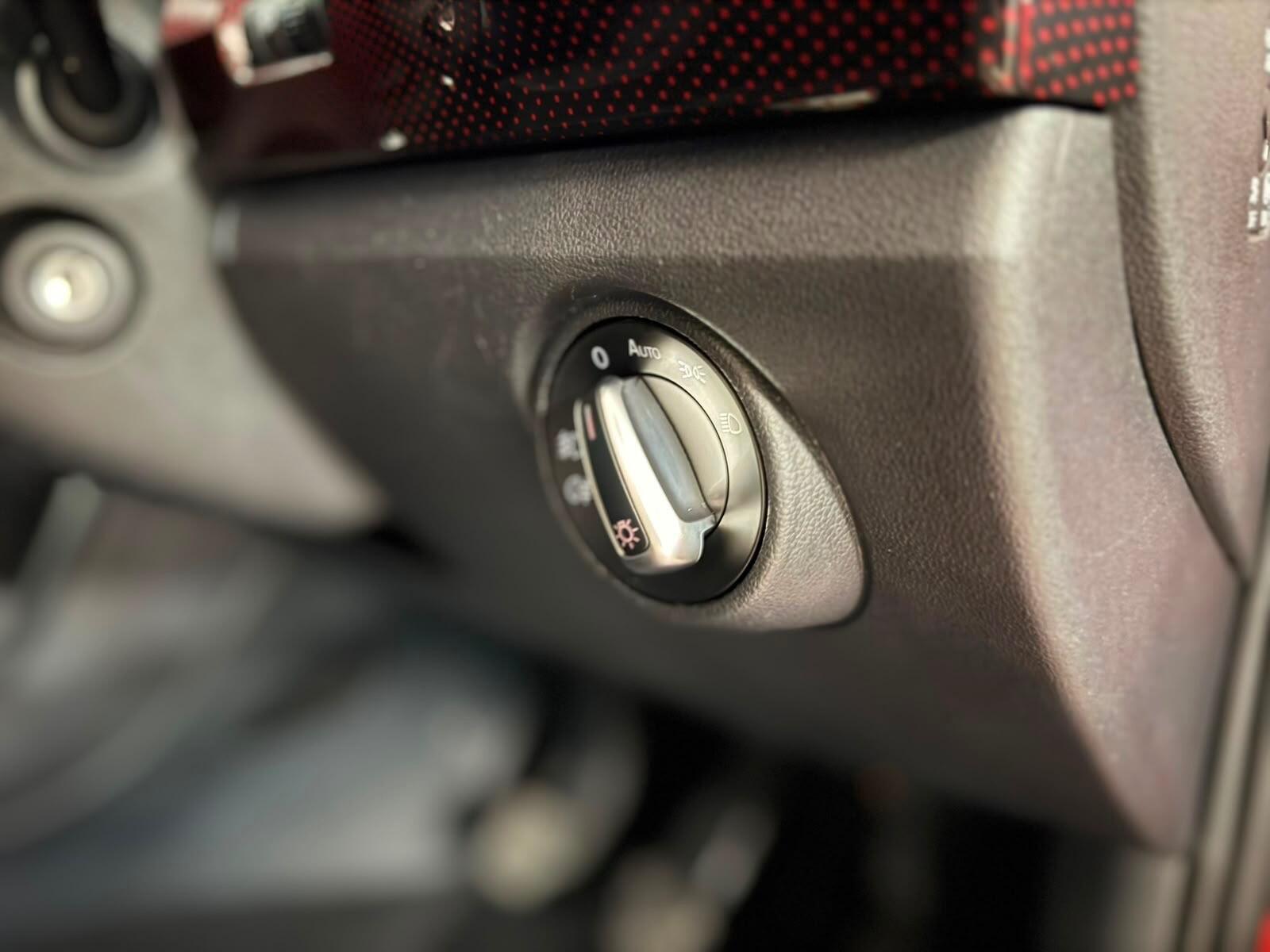 Volkswagen Up! view 22