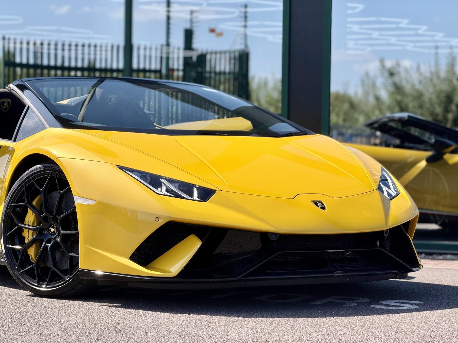 Lamborghini Huracan view 9