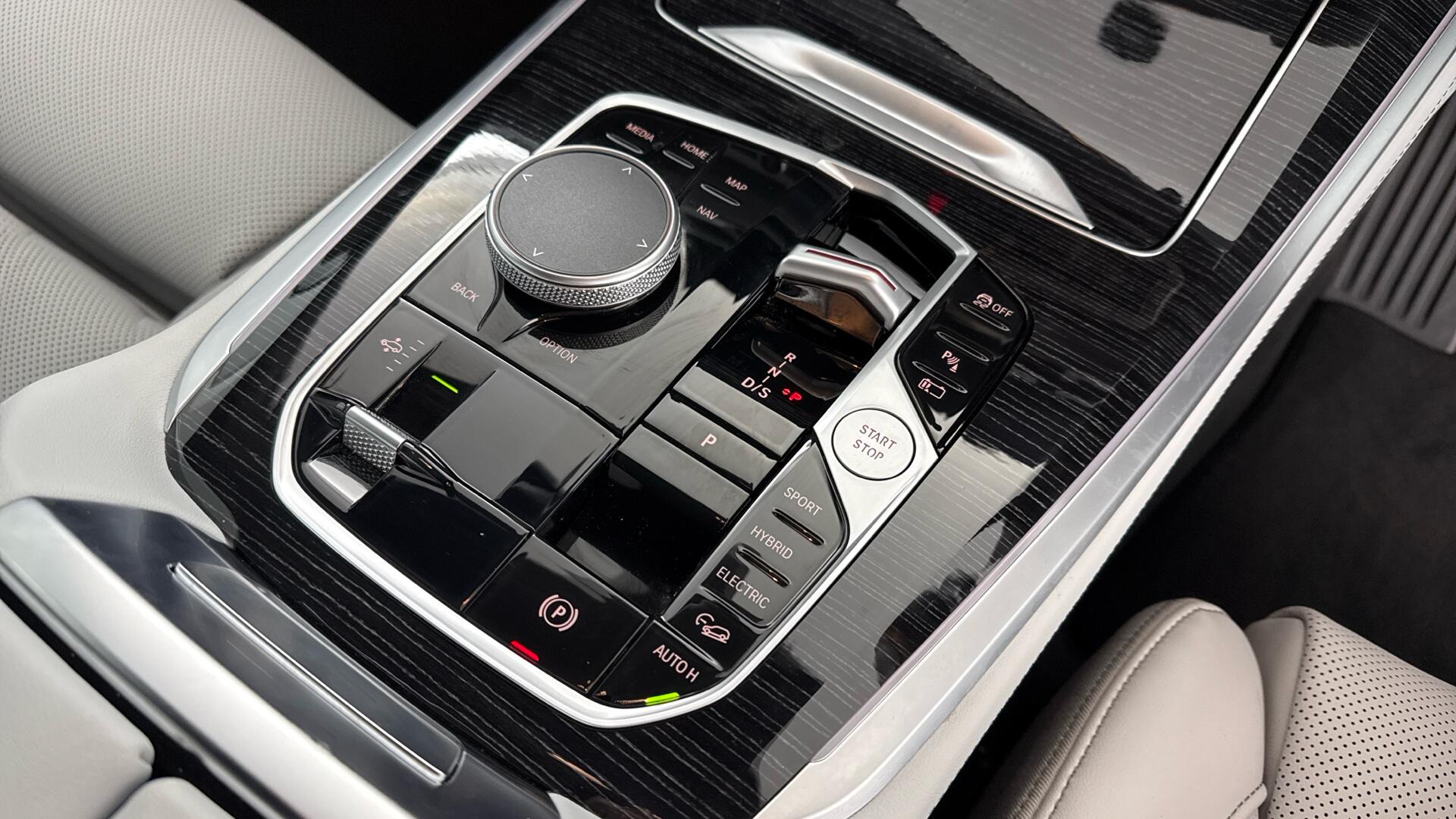 BMW X5 view 10