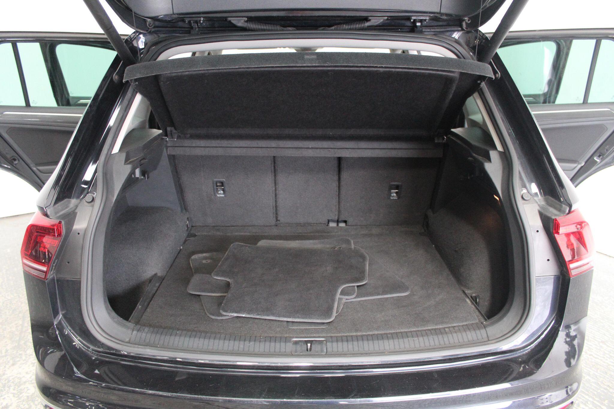 Volkswagen Tiguan view 26