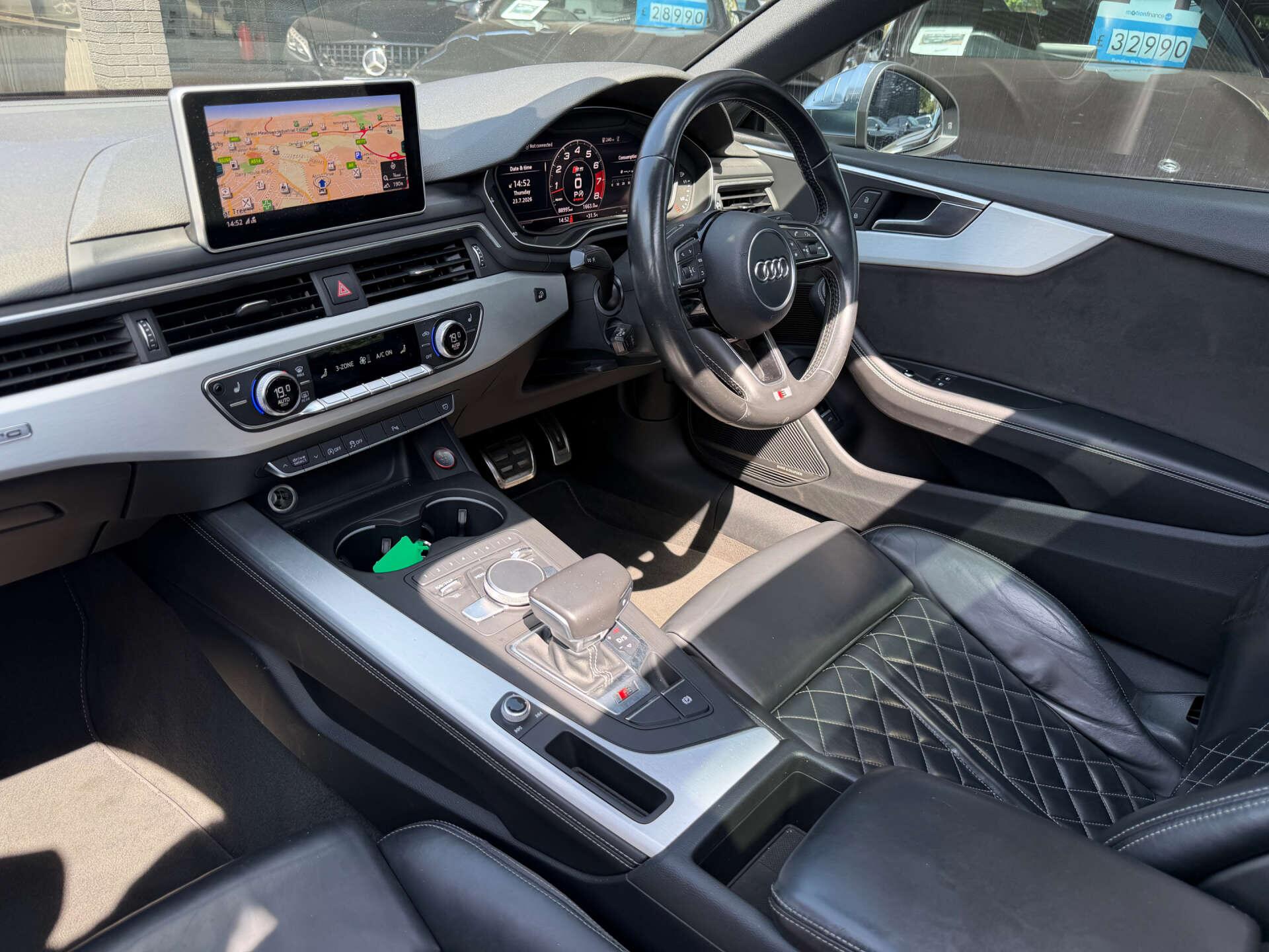 Audi S5 view 25