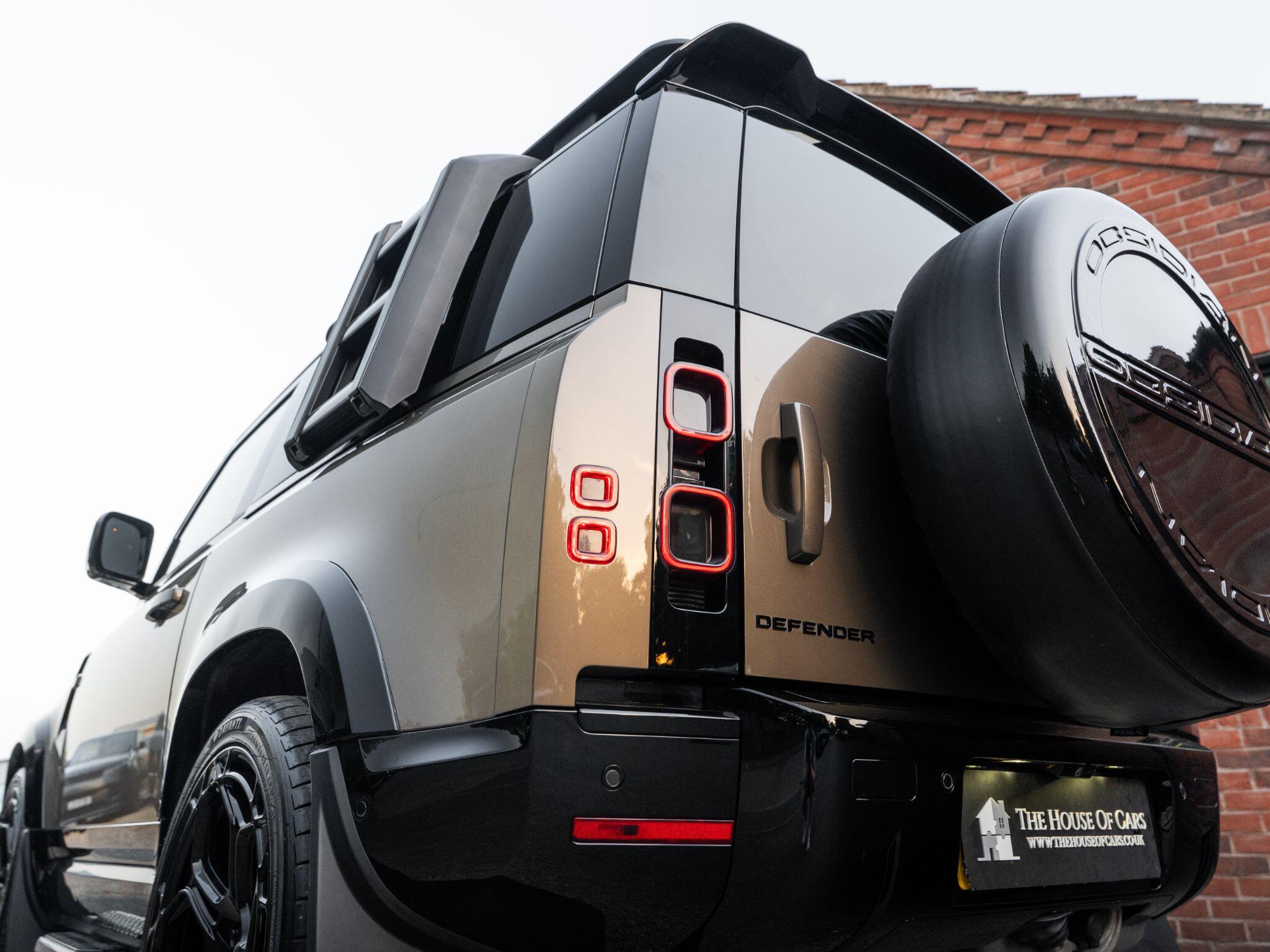Land Rover Defender 90 view 30