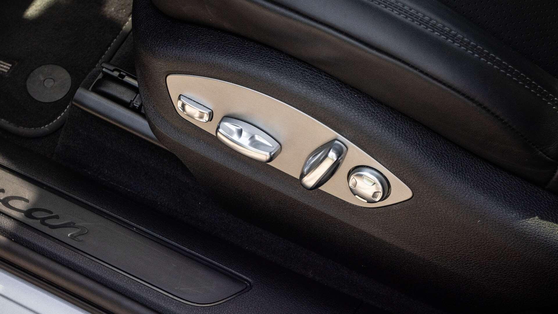 Porsche Macan view 33