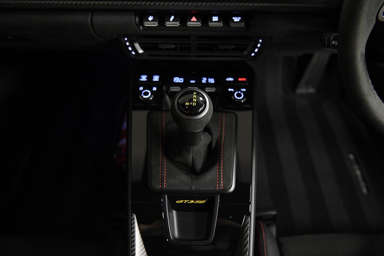 Porsche 911 view 19