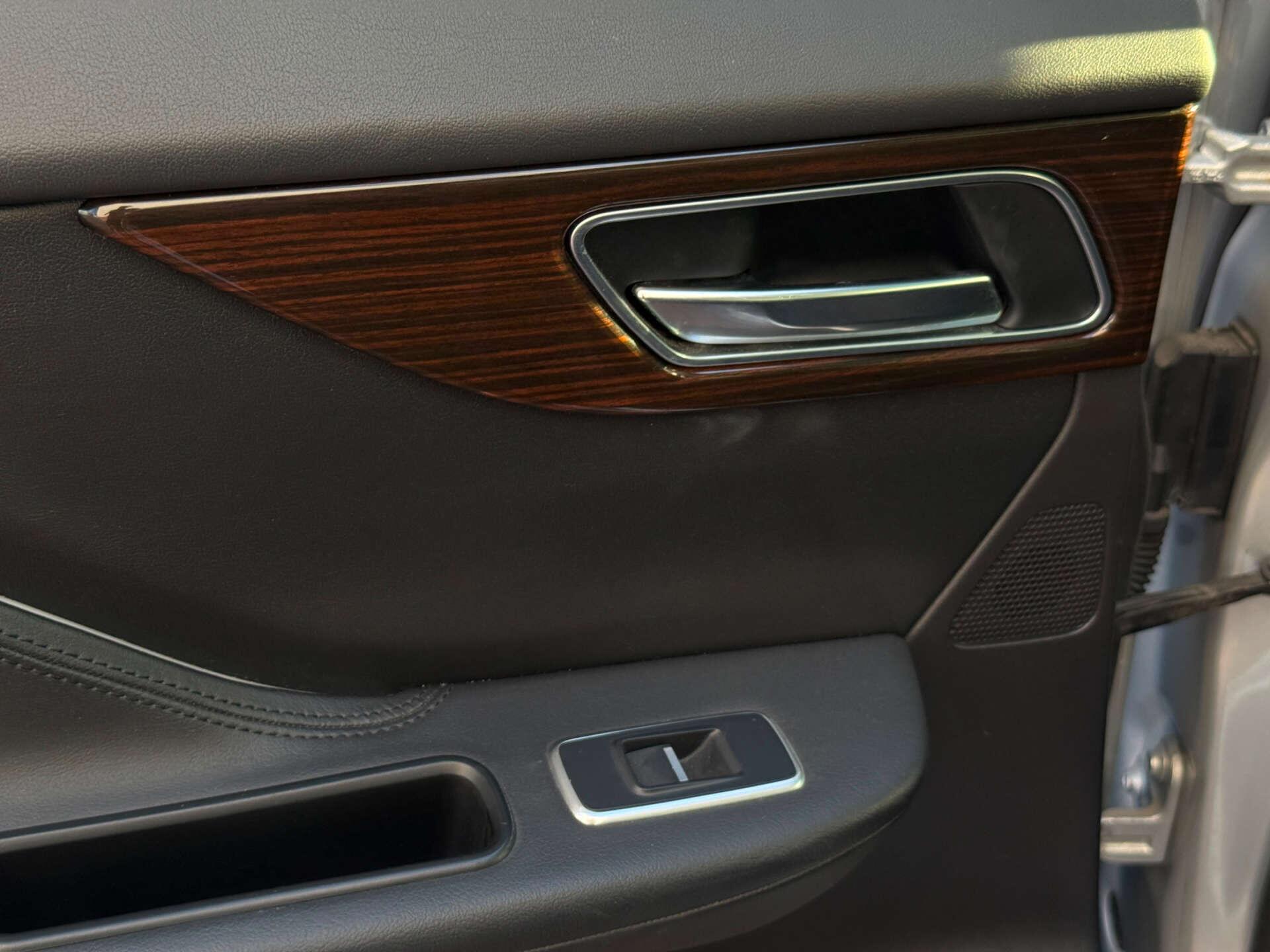 Jaguar F-Pace view 42