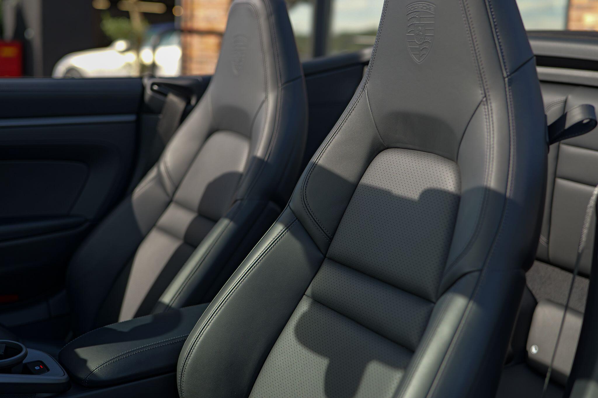 Porsche 911 view 23