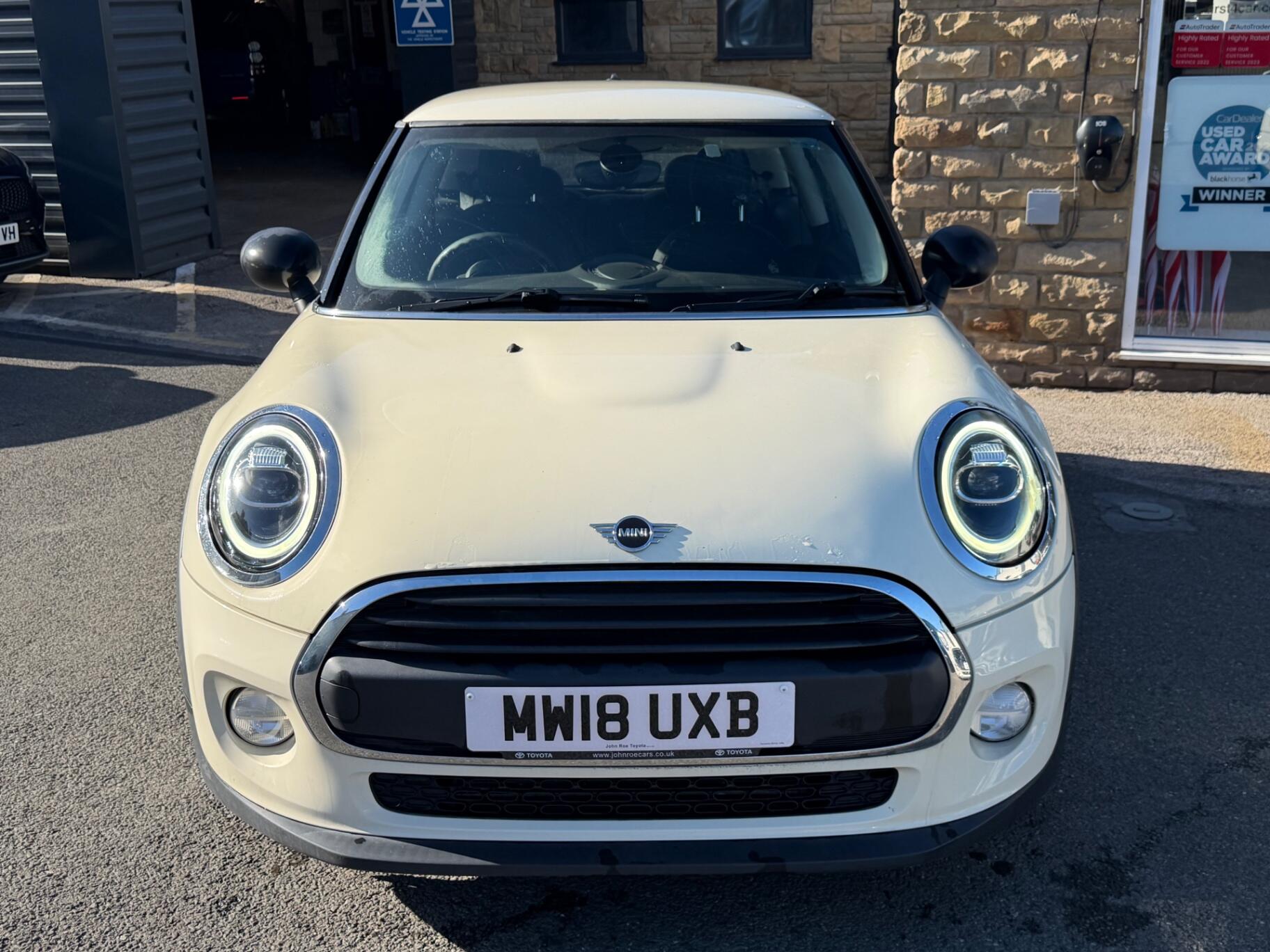 Mini Hatch view 3