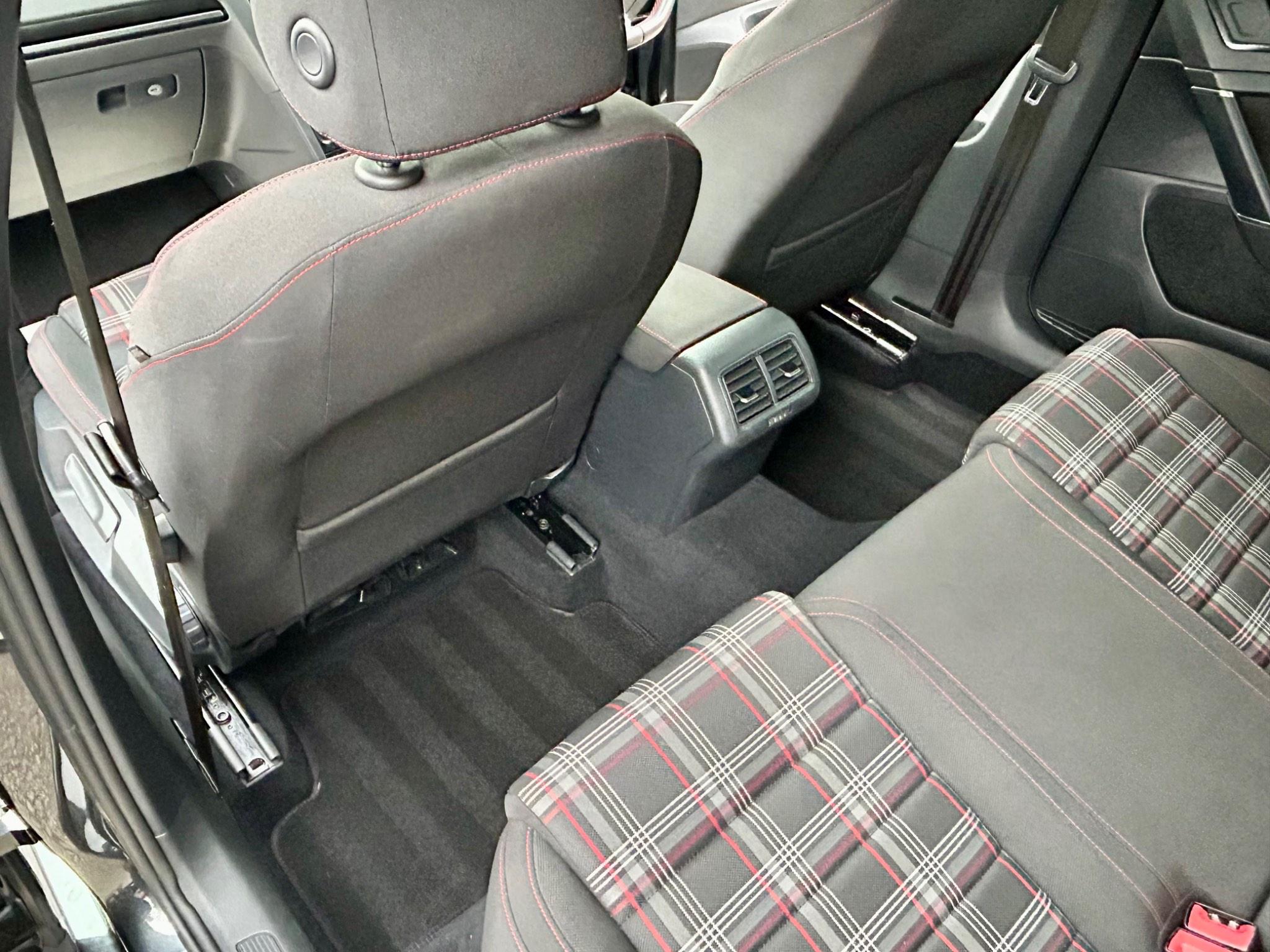 Volkswagen Golf view 26