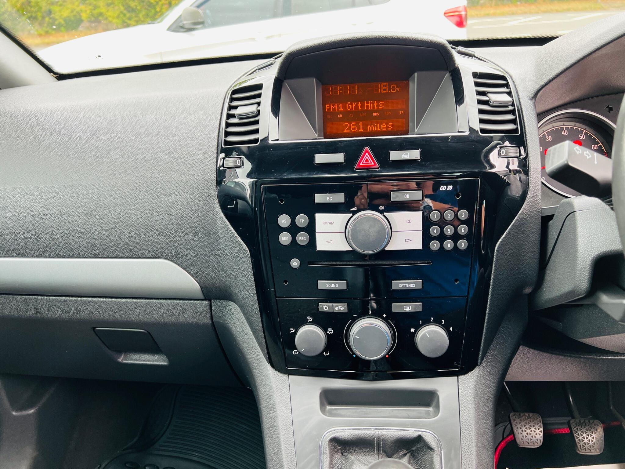 2010 Vauxhall Zafira image 46