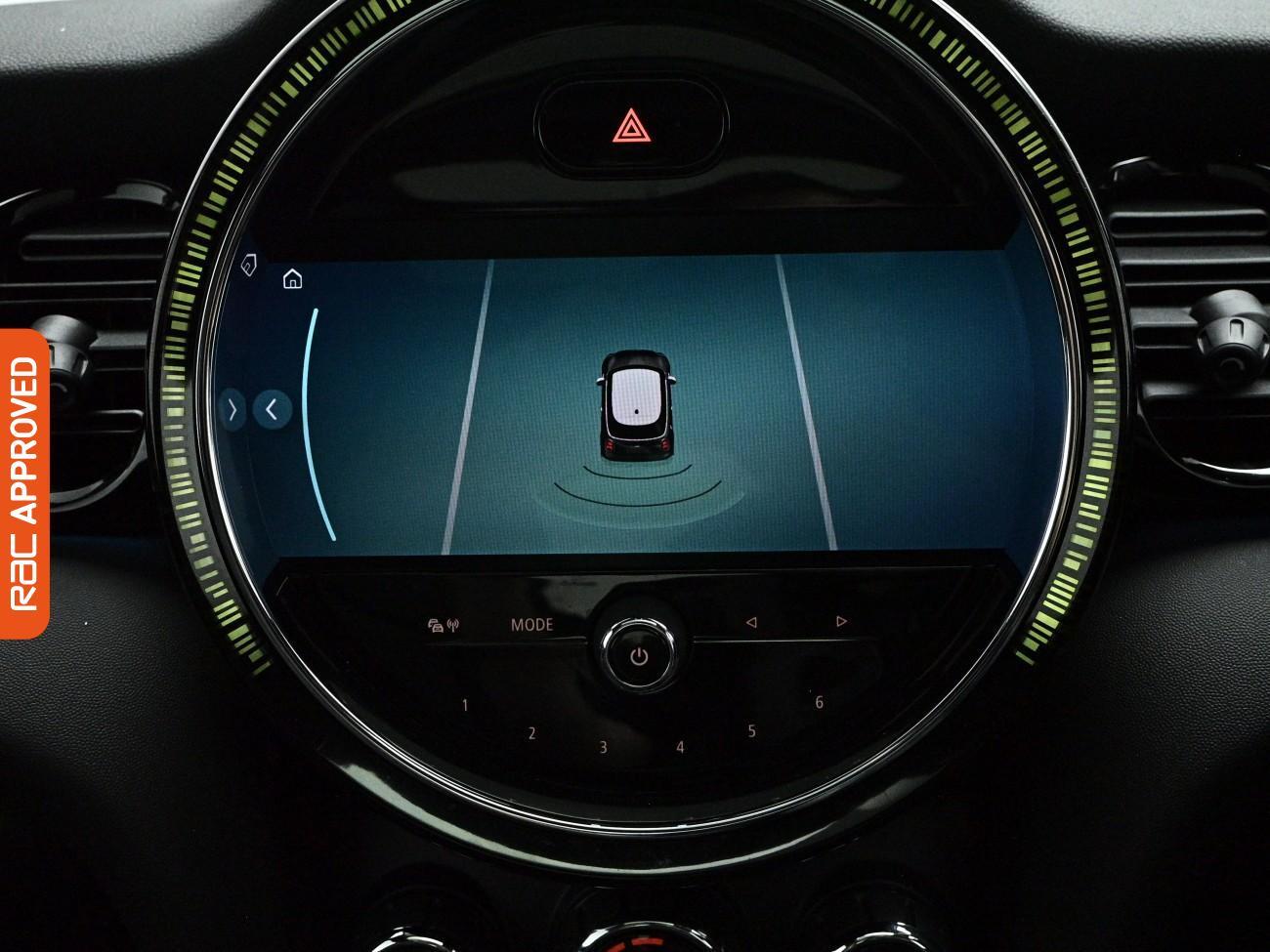 Mini Hatch view 18