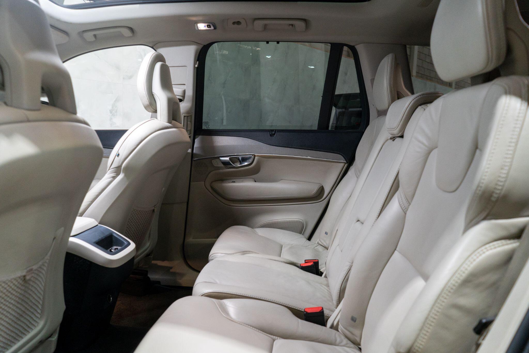 Volvo XC90 view 20