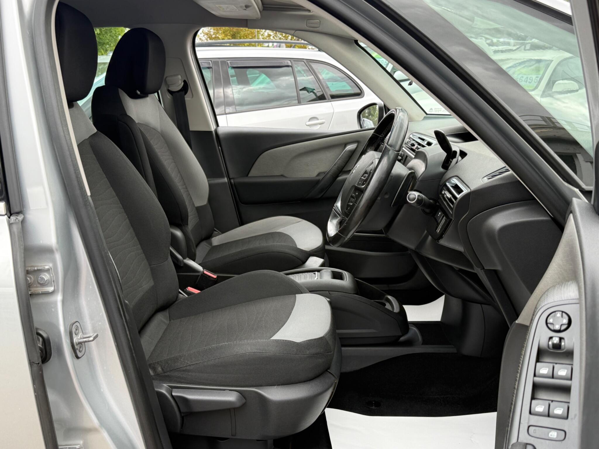 Citroen C4 Picasso - Image 27