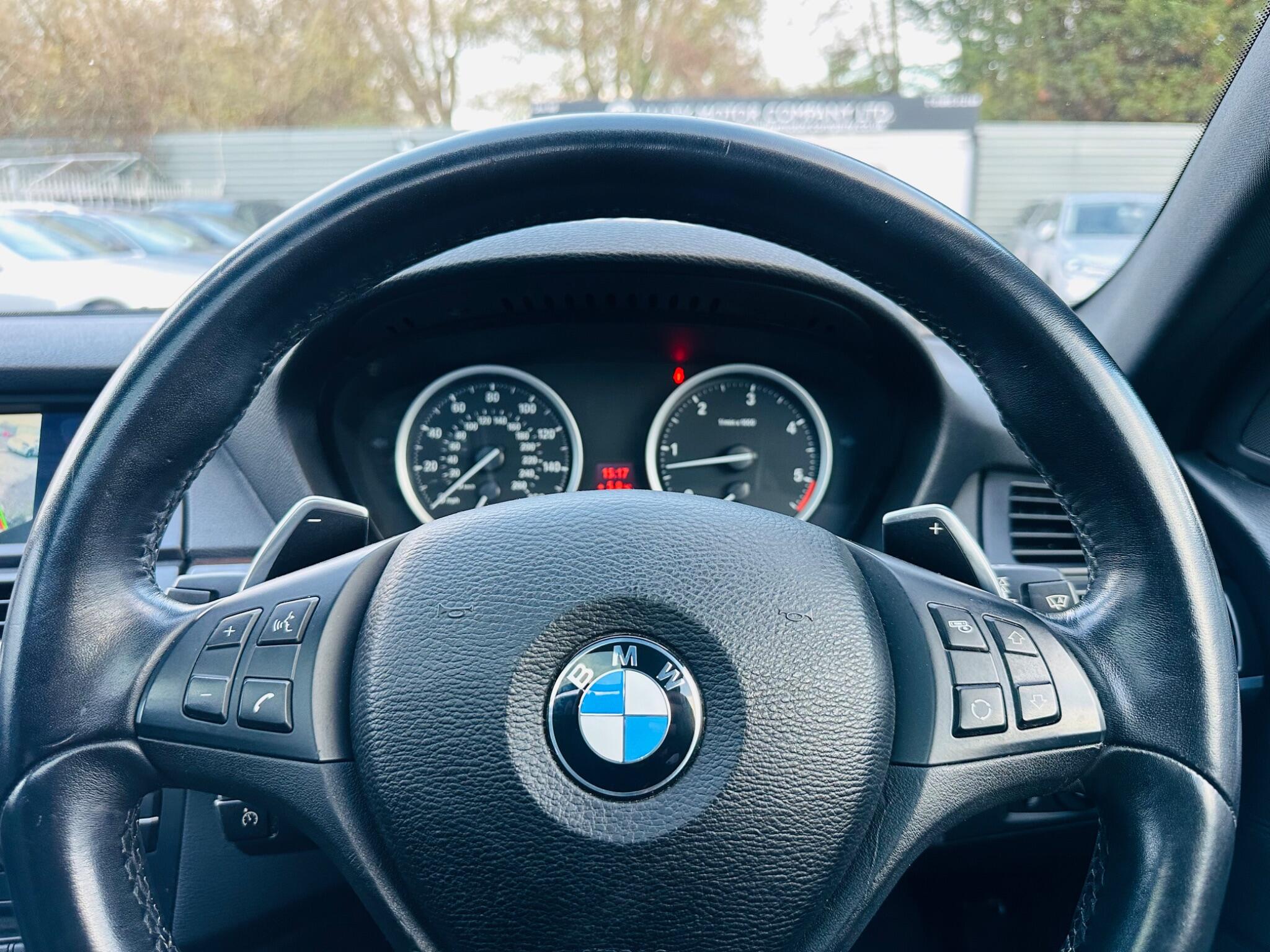 BMW X6 view 24