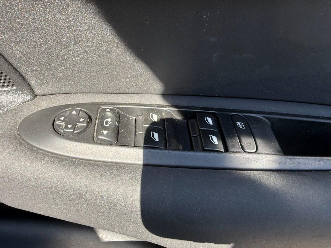 Citroen C4 view 10