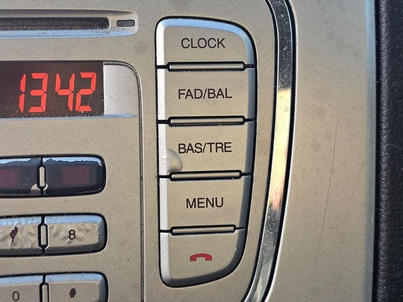 2008 Ford Focus image 16