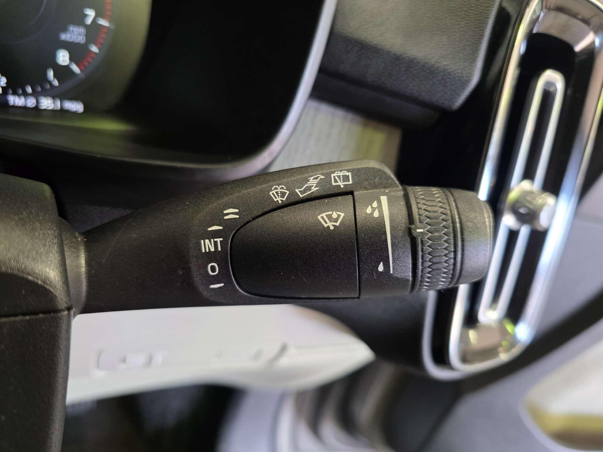 Volvo XC40 view 15