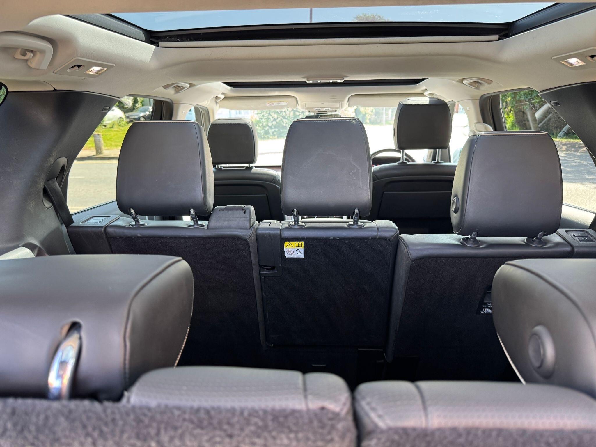 Land Rover Discovery view 25