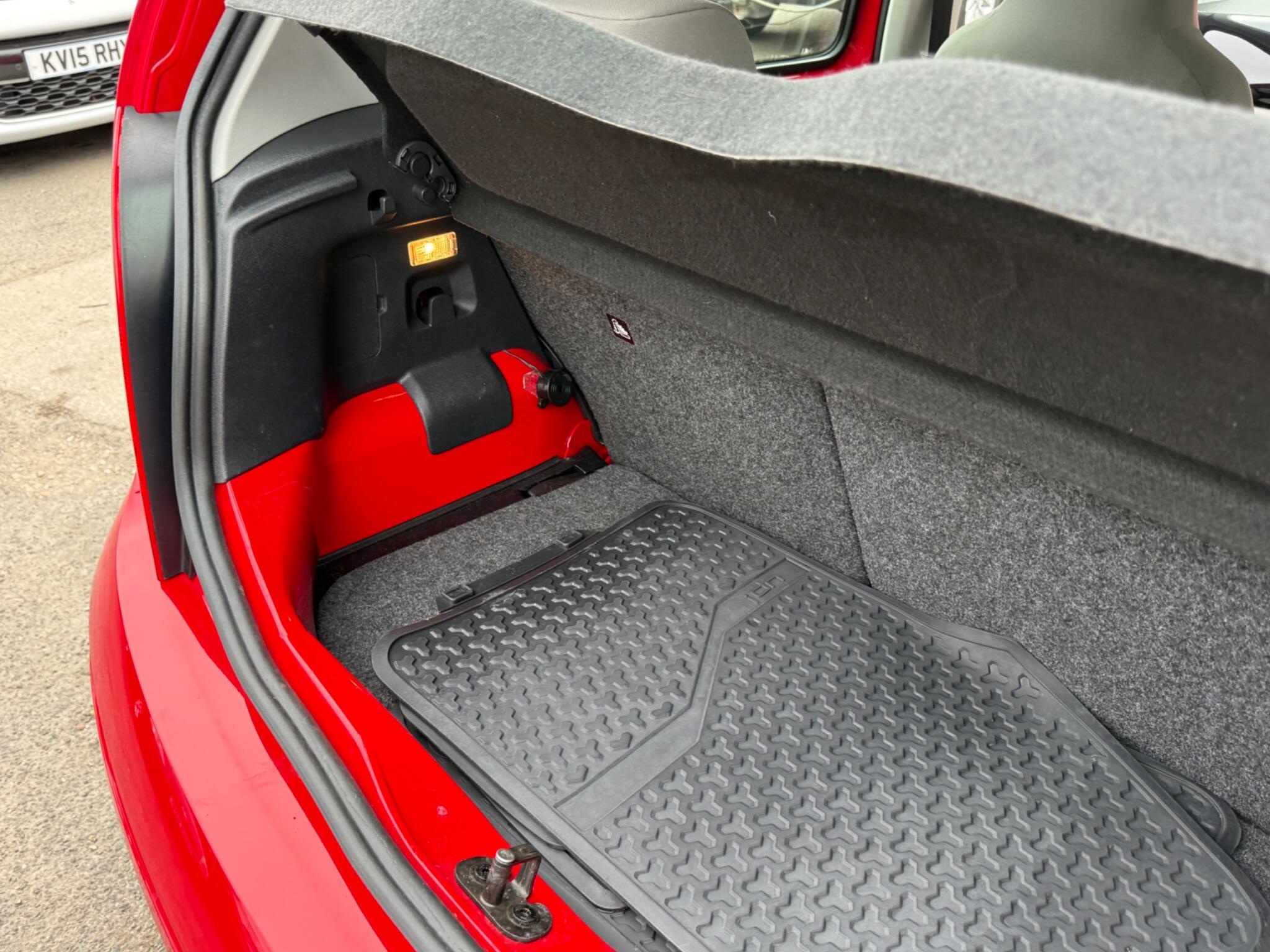 Volkswagen up! - Image 41