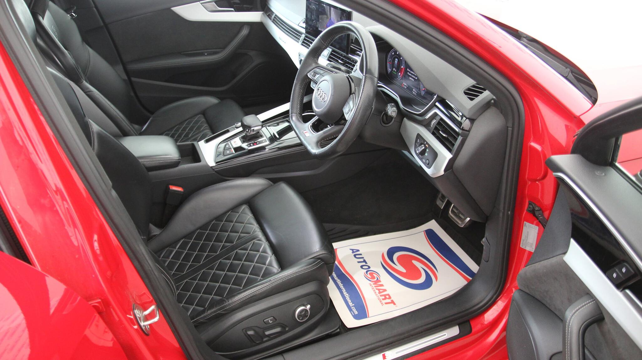 Audi S4 view 14