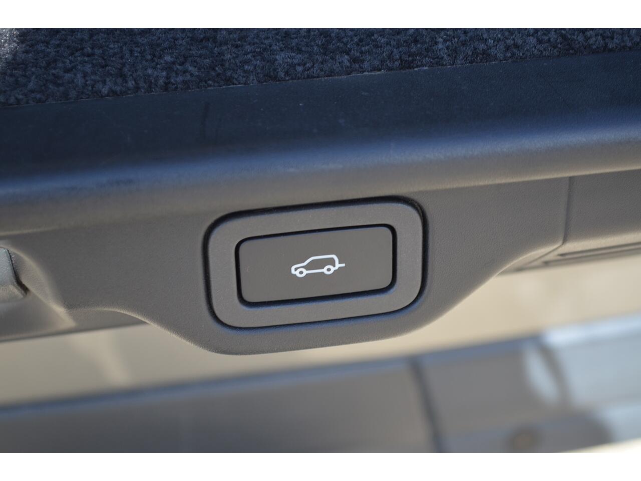 Land Rover Range Rover view 25