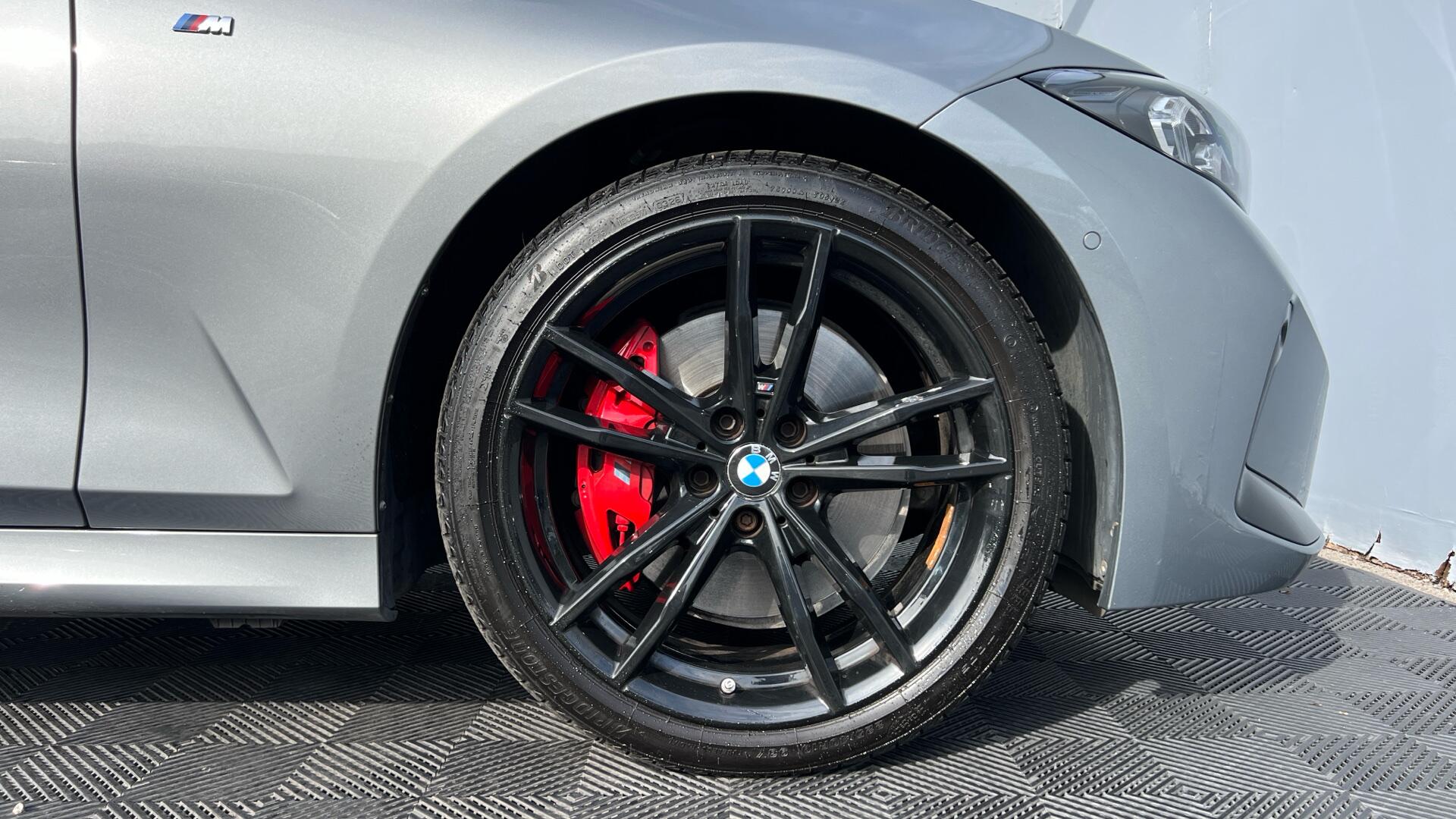 BMW 3 Series view 15