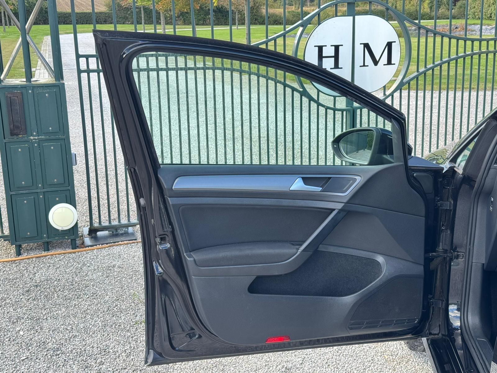2014 Volkswagen Golf image 21