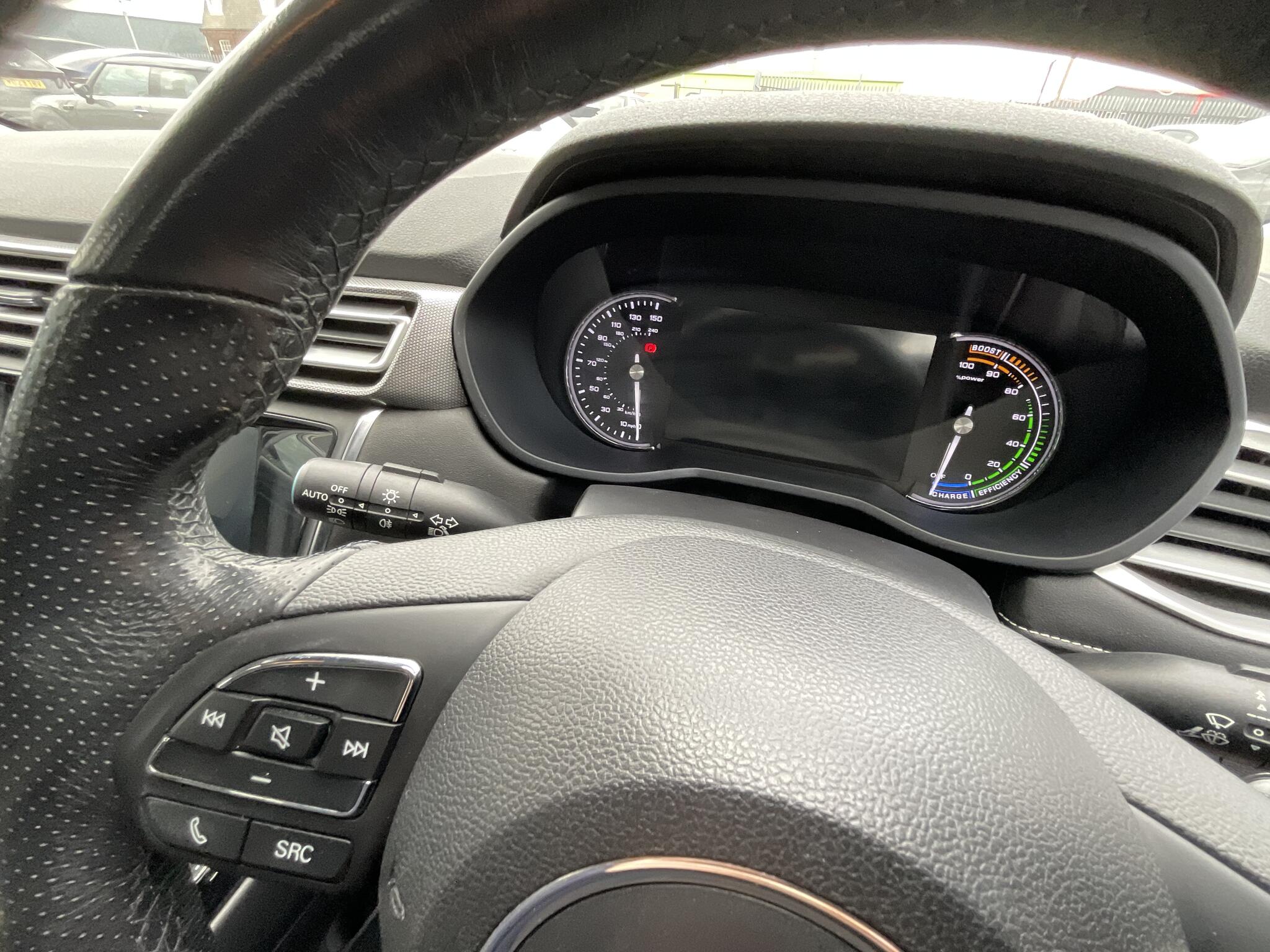 MG MG5 view 22